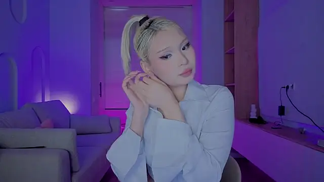 RileyMee online show from September 2025 12:52:02 PM