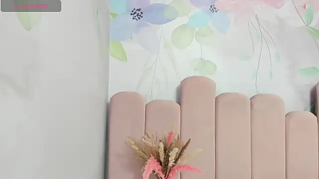 Annie Cute18  online show from March 2025 04:06:02 AM