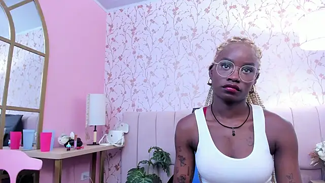 amber-hill online show from December 2025 05:14:01 AM