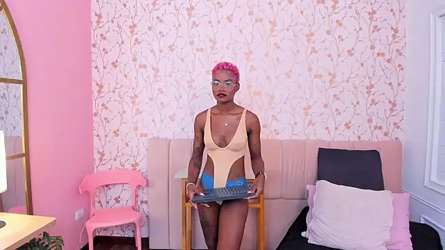 amber-hill online show from April 2026 04:15:01 PM