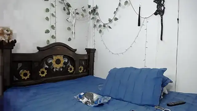 DominaLeona online show from July 2026 08:52:01 PM