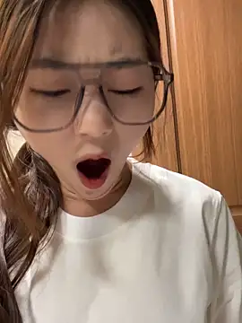 Snapshot of Sweet-Angel999 chatting on November 2025 03:04:01 PM Sweet-Angel999 online show from November 2025 03:04:01 PM