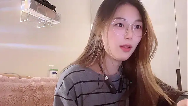 Snapshot of Sweet-Angel999 chatting on January 2026 12:49:02 AM Sweet-Angel999 online show from January 2026 12:49:02 AM