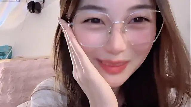 Snapshot of Sweet-Angel999 chatting on January 2026 02:01:02 PM Sweet-Angel999 online show from January 2026 02:01:02 PM