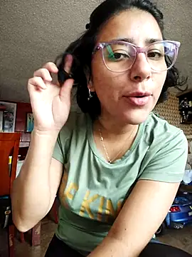 Im Alma  online show from February 2025 01:03:01 PM