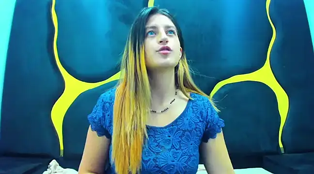 GiaRoussel online show from February 2025 03:08:01 PM