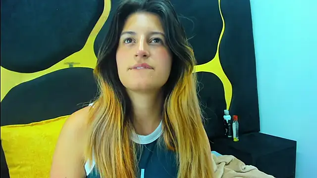 GiaRoussel online show from March 2025 02:26:02 PM