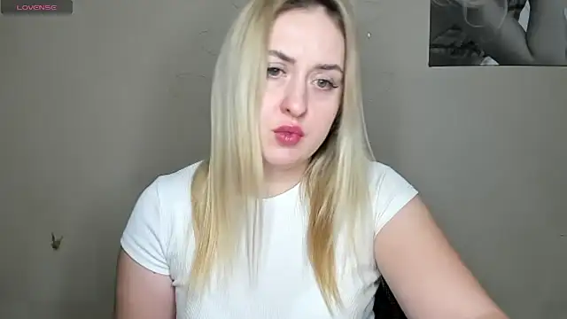 Snapshot of KennaJamess8 chatting on December 2024 11:24:02 PM KennaJamess8 online show from December 2024 11:24:02 PM