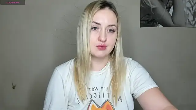 Snapshot of KennaJamess8 chatting on December 2024 10:02:02 PM KennaJamess8 online show from December 2024 10:02:02 PM