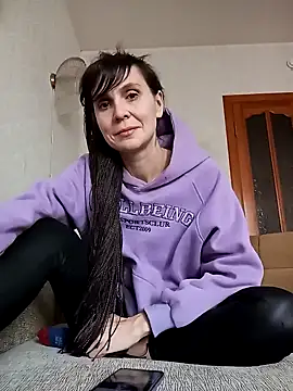 Francenia lolis online show from February 2025 01:44:01 PM