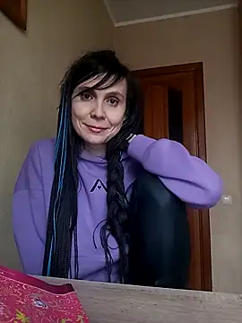 Francenia lolis online show from December 2025 09:07:01 AM