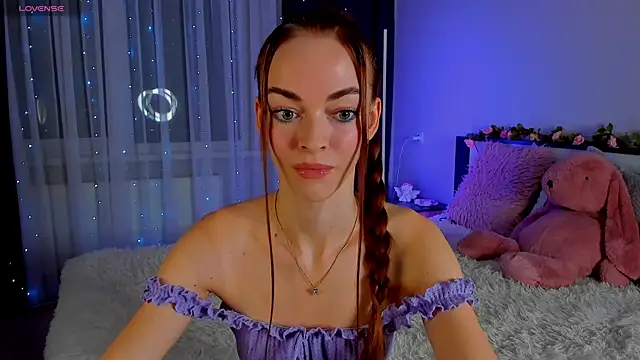 Undertheskin online show from February 2025 04:00:02 PM