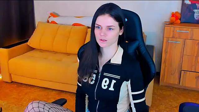 Snapshot of Lora_Cain chatting on January 2025 05:21:02 AM Lora Cain online show from January 2025 05:21:02 AM