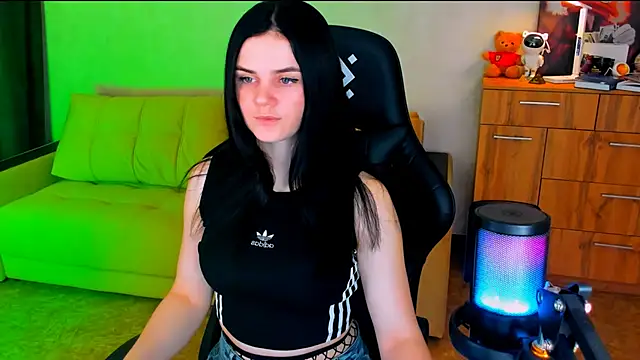 Snapshot of Lora_Cain chatting on February 2025 04:46:01 PM Lora Cain online show from February 2025 04:46:01 PM