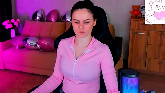 Snapshot of Lora_Cain chatting on February 2025 10:04:01 PM Lora Cain online show from February 2025 10:04:01 PM