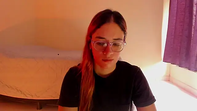 Snapshot of atenas_05_ chatting on April 2026 04:50:02 PM atenas 05 online show from April 2026 04:50:02 PM
