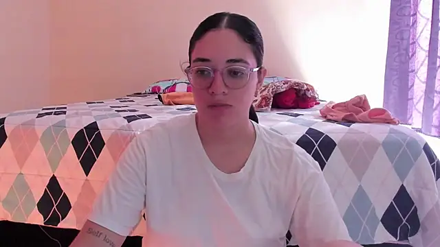 Snapshot of atenas_05_ chatting on May 2026 01:29:01 PM atenas 05 online show from May 2026 01:29:01 PM