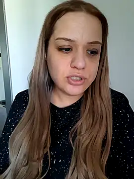 Snapshot of cansuozell chatting on October 2025 12:38:02 PM cansuozell online show from October 2025 12:38:02 PM