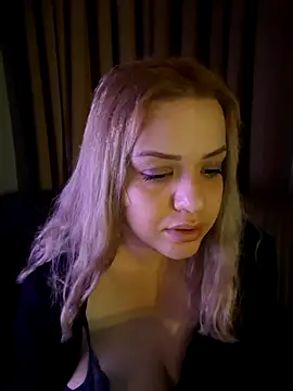 cansuozell online show from April 2026 08:45:02 PM