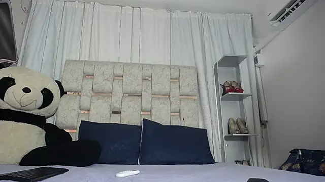 KOURTNEY-- online show from September 2025 01:54:02 AM