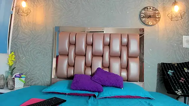 KOURTNEY-- online show from February 2026 02:23:01 AM