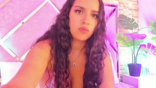 Snapshot of paulette_dupont chatting on February 2026 04:05:02 AM paulette dupont online show from February 2026 04:05:02 AM