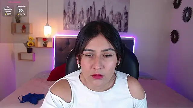 mia aira online show from December 2024 08:04:01 PM