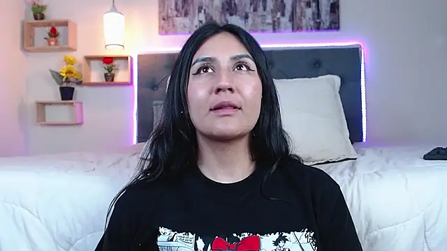 mia aira online show from January 2025 11:10:02 PM