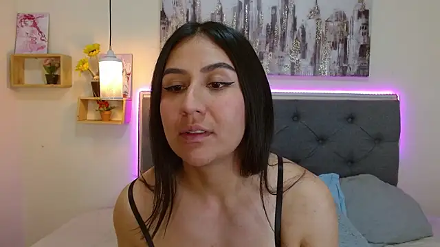 mia aira online show from September 2025 03:36:01 PM