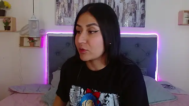 mia aira online show from October 2025 02:59:01 PM