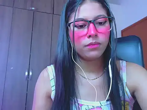 Snapshot of _ALLYSON18_ chatting on June 2026 02:33:01 PM ALLYSON18 online show from June 2026 02:33:01 PM