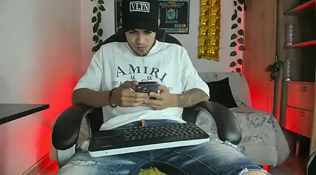 mikee scooth online show from January 2025 03:35:01 AM