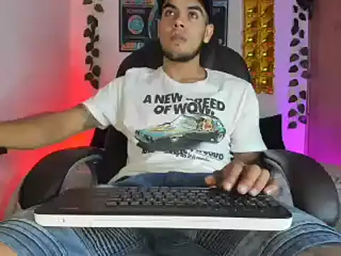 mikee scooth online show from February 2025 01:02:01 AM