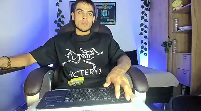 mikee scooth online show from March 2025 03:29:02 AM