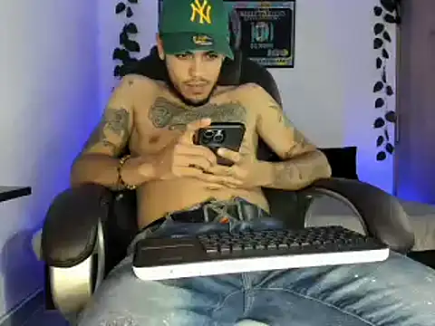 mikee scooth online show from March 2025 06:31:01 AM