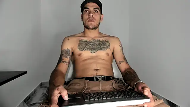 mikee scooth online show from November 2025 12:21:01 AM