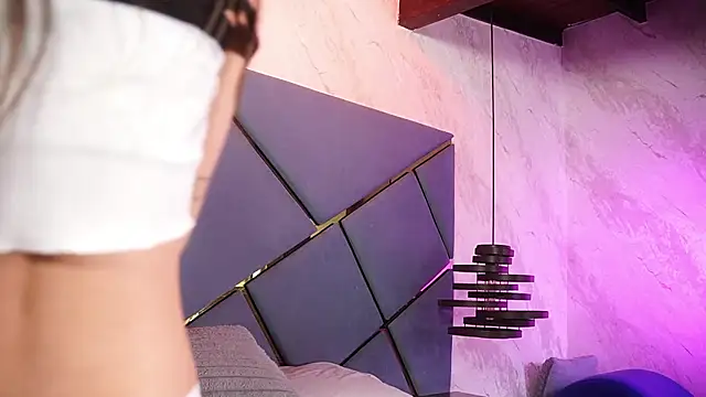 ammy durand online show from December 2025 07:09:01 PM