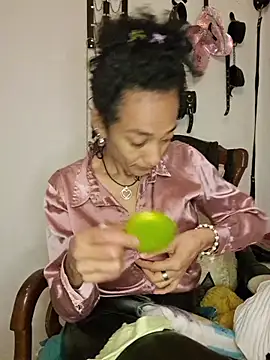 Snapshot of SamaraMartinez chatting on April 2026 02:19:01 PM SamaraMartinez online show from April 2026 02:19:01 PM