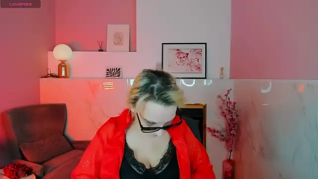 Queen Anna  online show from February 2026 01:22:01 PM