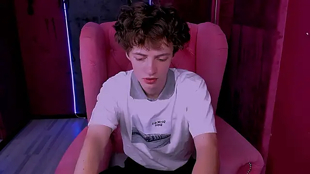 Snapshot of LukeSweet chatting on February 2026 11:47:02 AM LukeSweet online show from February 2026 11:47:02 AM