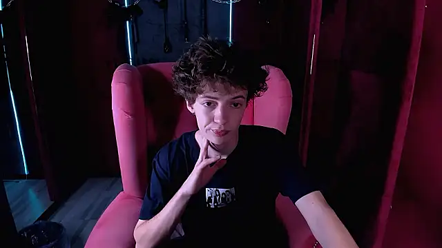 Snapshot of LukeSweet chatting on February 2026 04:49:02 PM LukeSweet online show from February 2026 04:49:02 PM