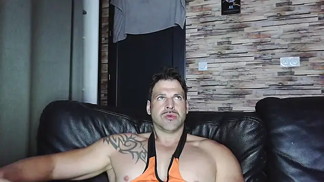 XxBigboybandxX online show from October 2025 06:14:02 AM