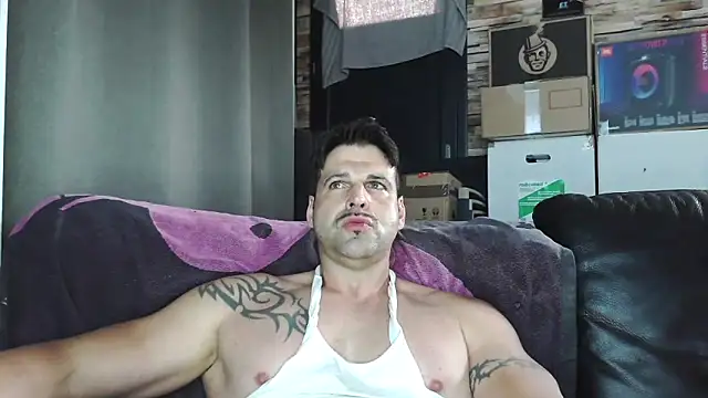 XxBigboybandxX online show from April 2026 05:43:01 PM