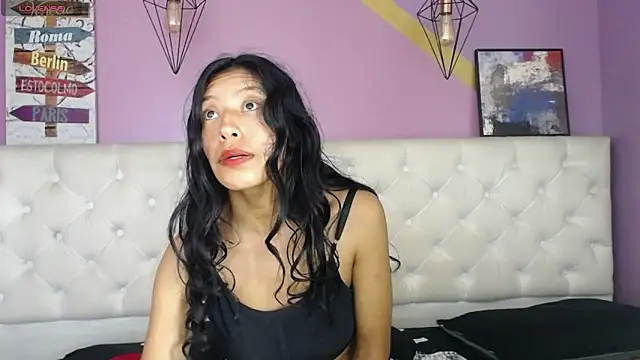 karolinee 66  online show from December 2024 08:11:01 AM