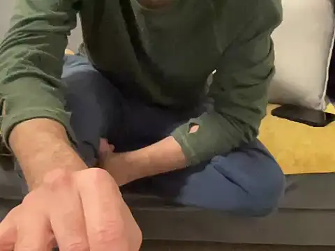 4small4inchlol online show from December 2025 07:53:02 PM