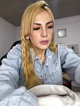 alicev kitty online show from February 2025 01:07:01 PM