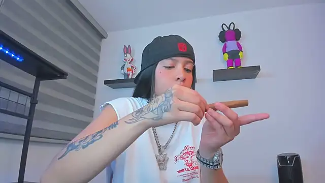 Gangster Girl online show from November 2025 11:06:01 PM