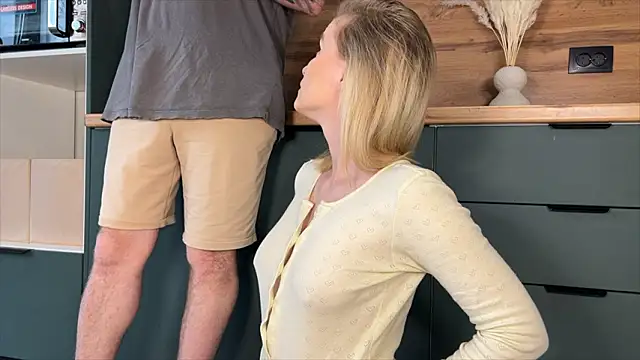 Adelovenick online show from March 2026 09:48:01 AM