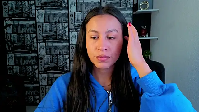 Snapshot of EmiGomez_ chatting on July 2026 02:52:02 AM EmiGomez online show from July 2026 02:52:02 AM