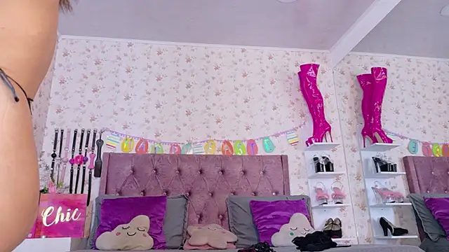 AvrillThomas online show from March 2026 07:15:02 PM